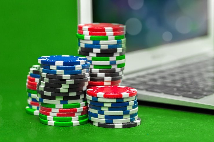 Tampilan permainan dealer langsung dengan beberapa kamera di meja baccarat
